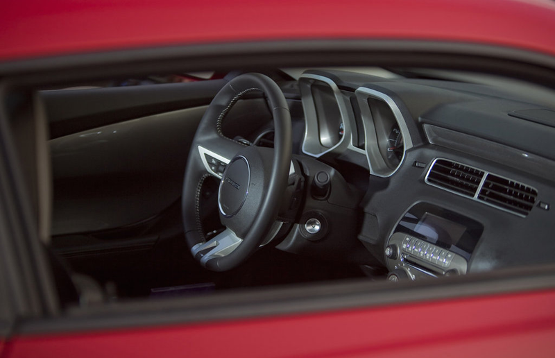 Illustration for article titled The Ten Most Infuriating Car Interiors Ever Made
